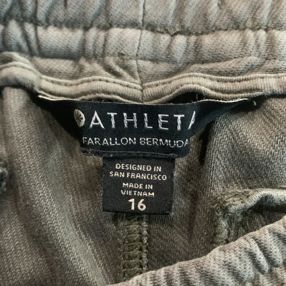 ATHLETA Green Farallon Bermuda Shorts - sz 16 - Picture 6 of 8